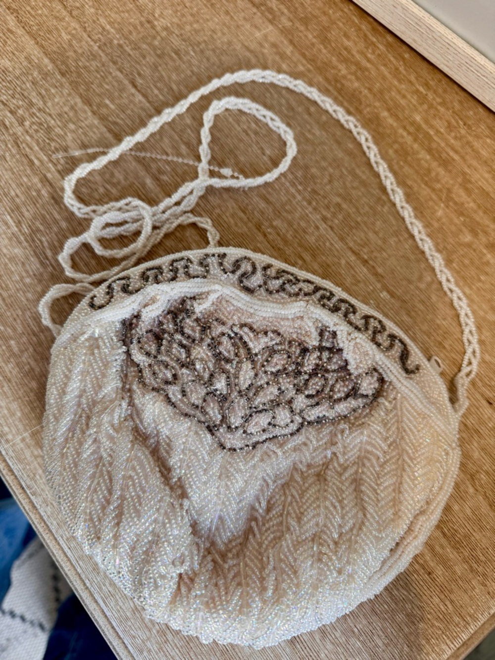 Source Unknown White Beaded Crossbody Bag with Silver Detailing vintage bridle